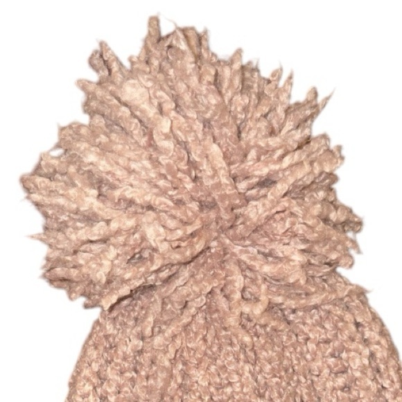 Free People Light Pink Cozy Knit Polyester Winter Pom Pom Hat One Size Fits Most - Picture 2 of 3